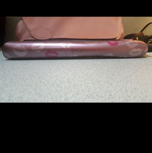 New GHD Gold by Lulu Guinness Limited Edition for Breast Cancer Research Styler - Picture 3 of 5